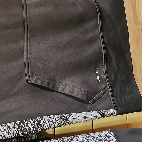 Nike Dri-Fit Kids Hoodie Size small - Picture 3 of 7